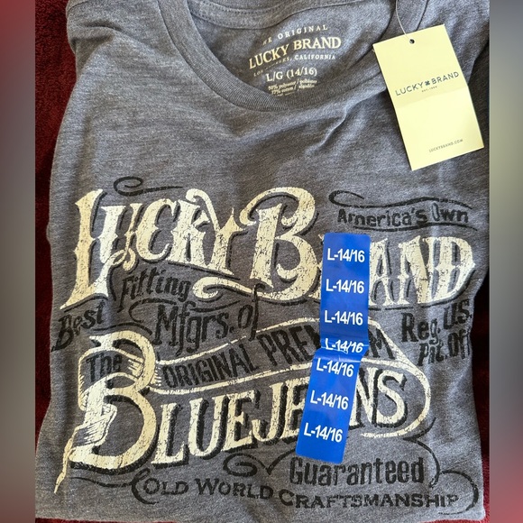 Lot of 3 boys tshirts (Nike/Lucky/Local Motion) and 1 thin UA hoody, xlnt cond - Picture 4 of 11